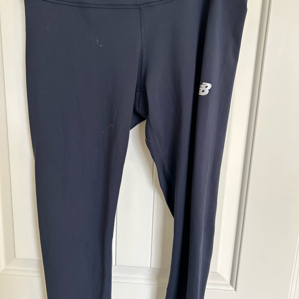 New Balance navy legging in EUC